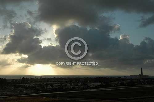 Cluds and Patina Rays  3 19 2006